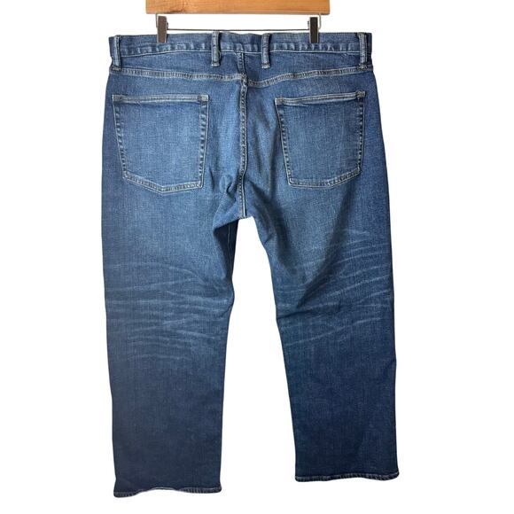 Gap Jeans Mens Size 38x30 Relaxed Casual Comfort Medium Wash Stretch 5 Pocket - Picture 3 of 10